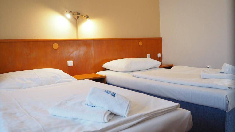 Economy twin - separate beds