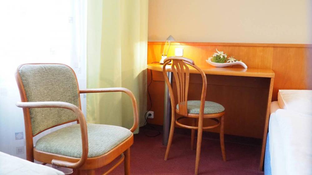 Economy twin - separate beds